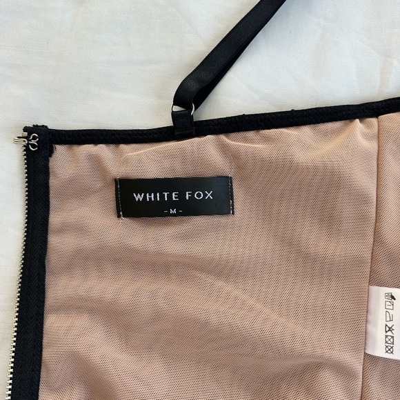 White Fox size medium lace front bustier - Picture 3 of 5
